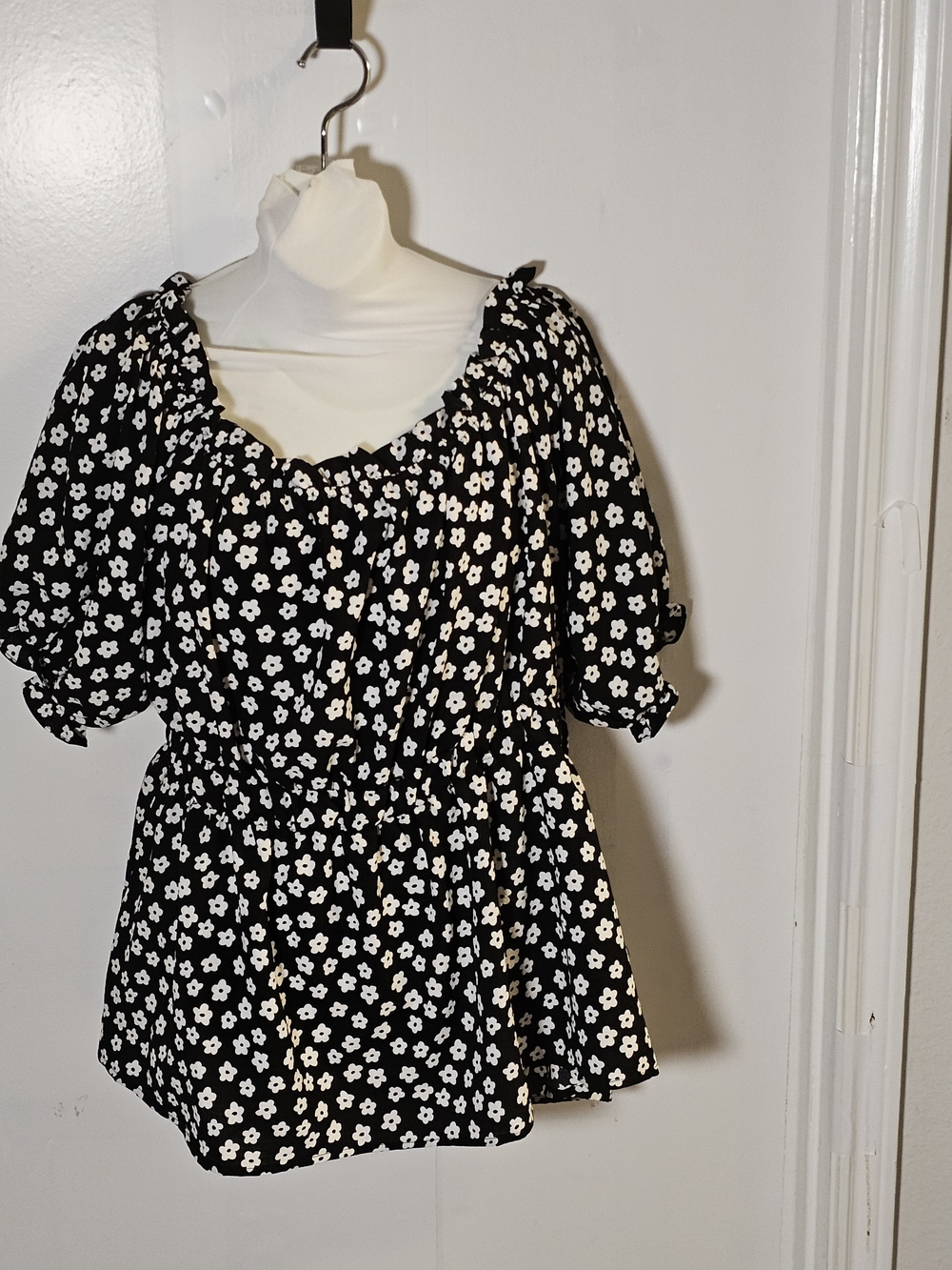 Perfectly Priscilla 3X (22/24) Black Floral Top Peplum Smocked Waist Boho